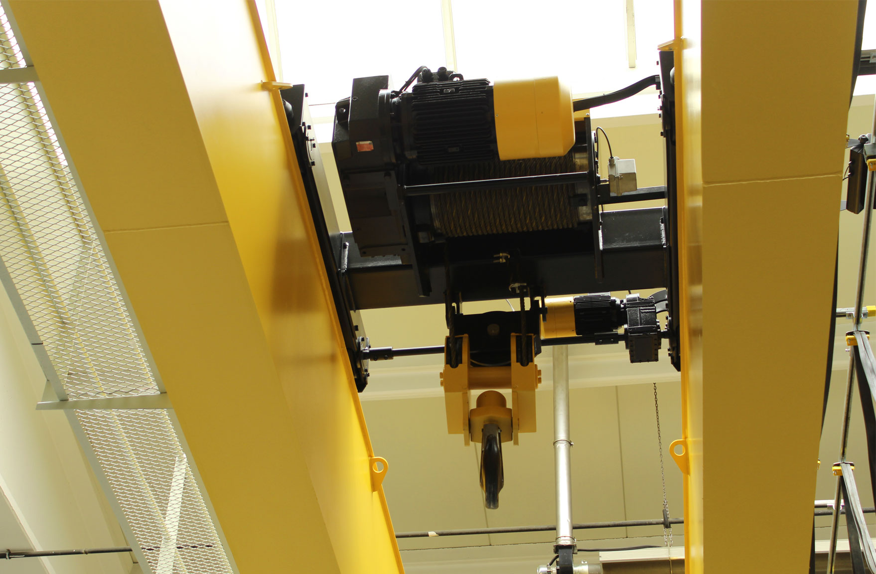 low-ceiling-crane-types